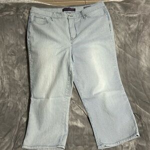 Gloria Vanderbilt Women’s Cropped Jeans